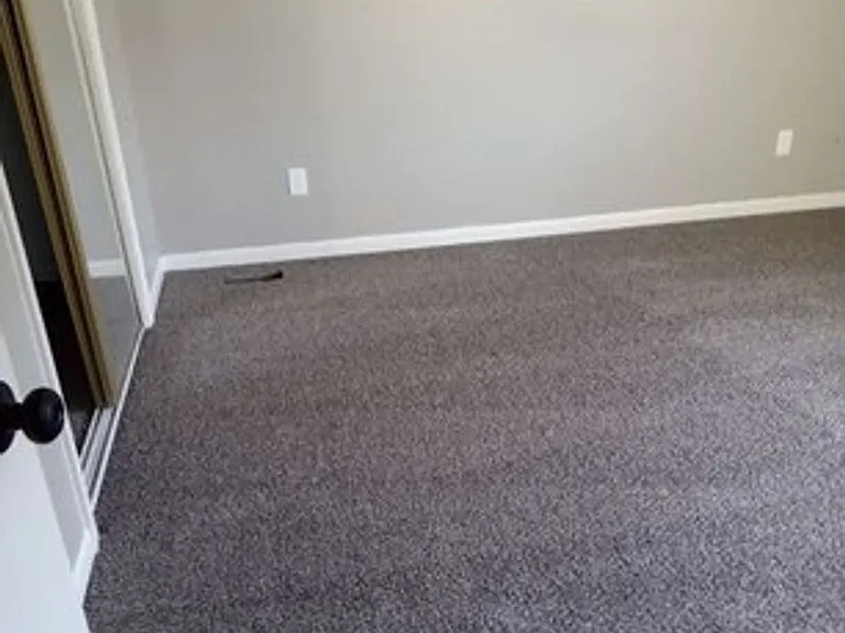 2409 NE Carousel Cir — Photo 15