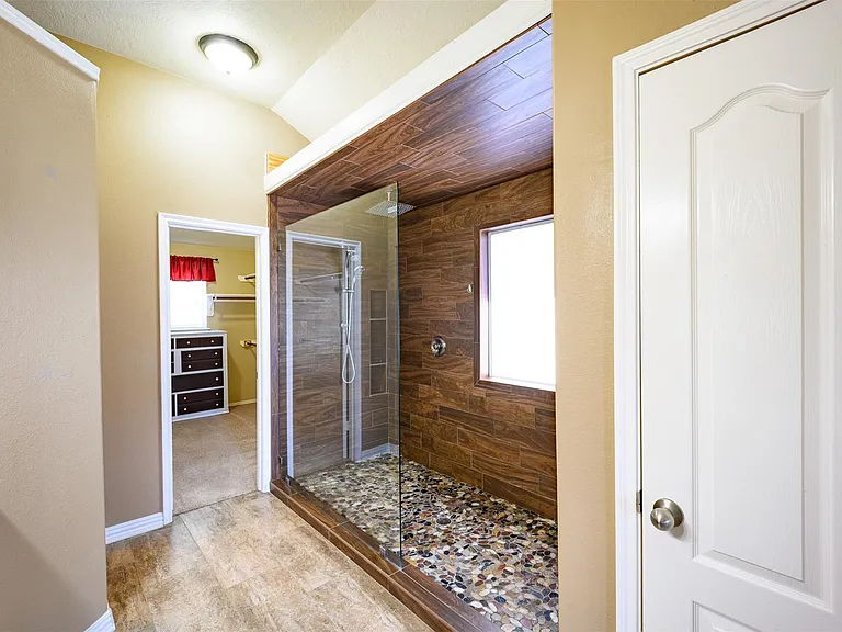 2931 Silver Landing Ln — Photo 32