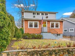 54 Indian Spring Trl, Denville, NJ 07834