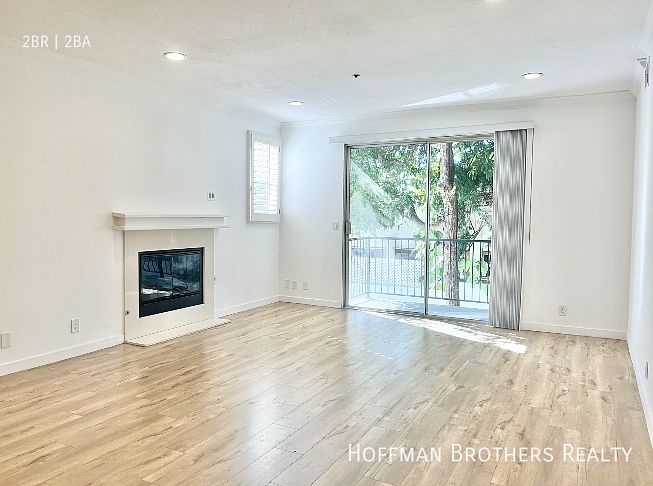 1st image of 1033 N Crescent Heights Blvd #1