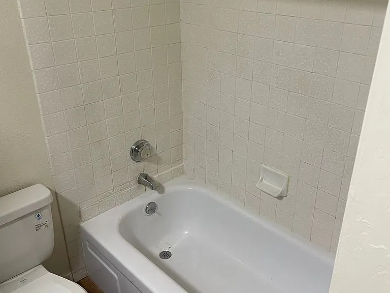 2421 I St — Photo 8