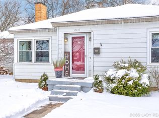 2033 Emerald Ave NE, Grand Rapids, MI 49505