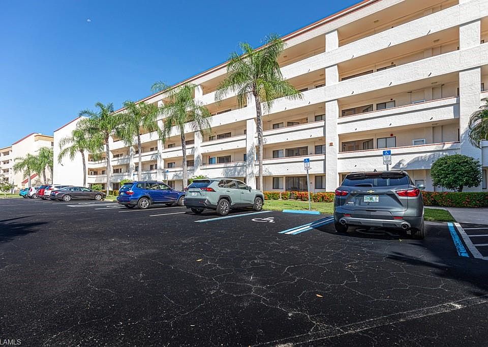 1st image of 7410 Lake Breeze Dr APT 404