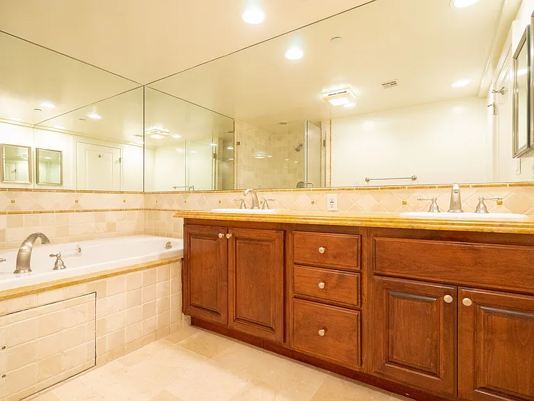 8610 Chalmers Dr — Photo 32