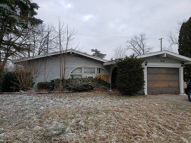1st image of 1926 Park Forest Dr