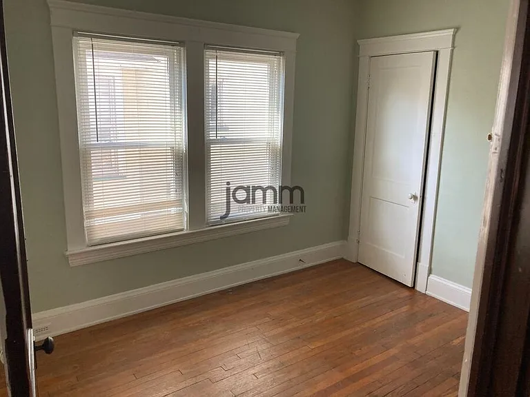1285 W 105th St #1285 W 105TH ST LOWE — Photo 18