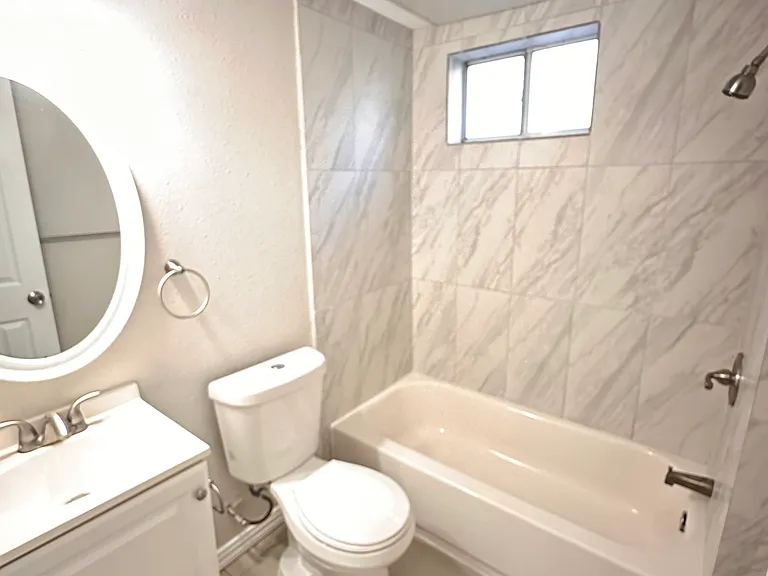 225 N. Munger Blvd - Small Apartment Community in East Dallas — Photo 5
