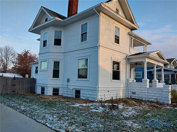 3rd image of 126 W High St