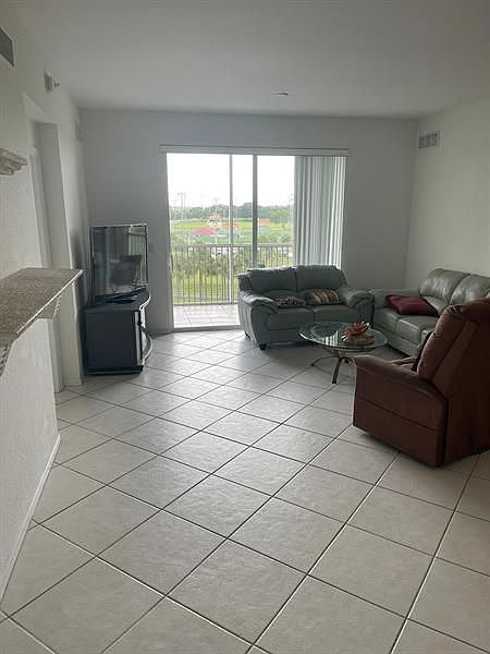 1st image of 7725 Yardley Dr APT 407