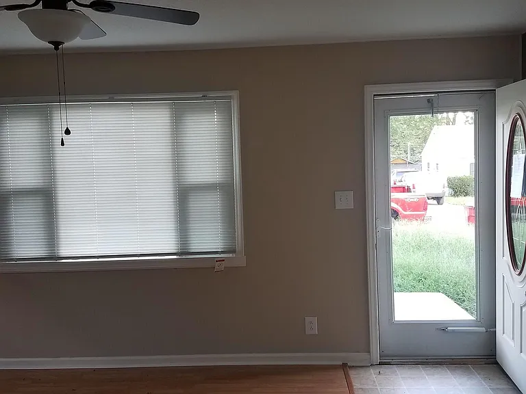 2322 Englewood Ct — Photo 5