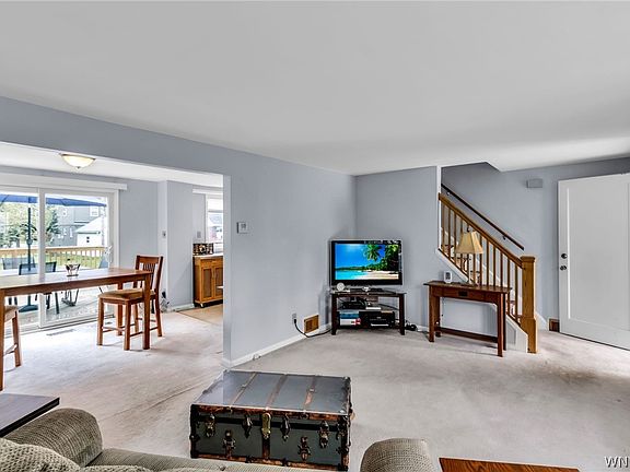 3rd image of 62 Endicott Dr