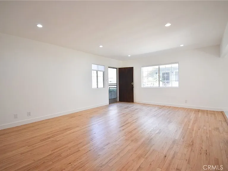 1570 N Verdugo Rd #B — Photo 6