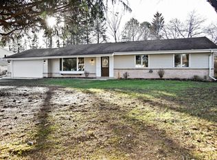 509 Green Bay Rd, Thiensville, WI 53092