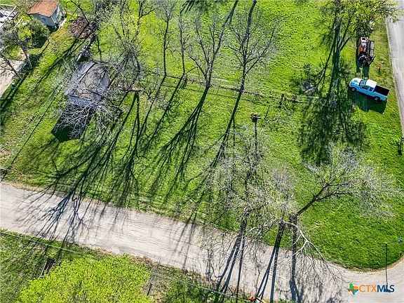 4th image of 1004 E Downs Ave