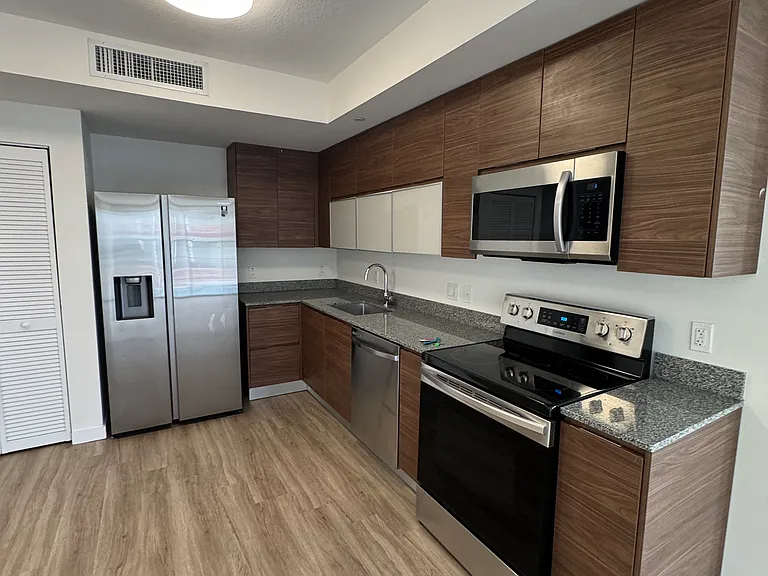 398 NE 5th St #3301 — Photo 9