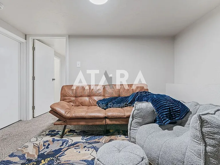 724 E Wilson Ave — Photo 33