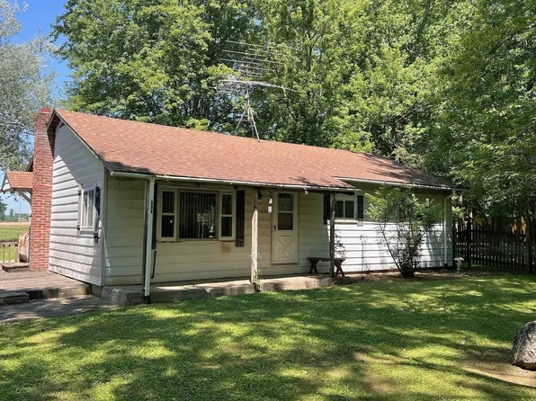 904 W Lovejoy Rd, Perry, MI 48872