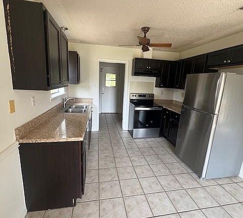 5th image of 3058 Cottage Grove Dr