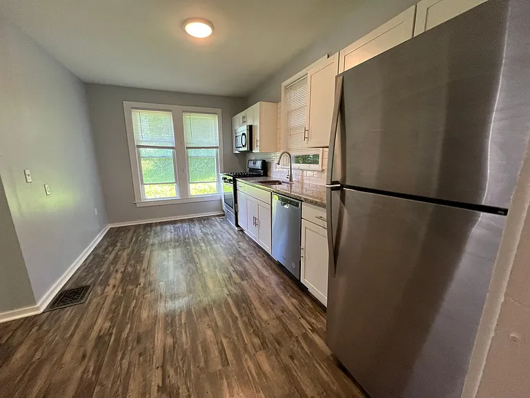 119 Henderson St — Photo 23