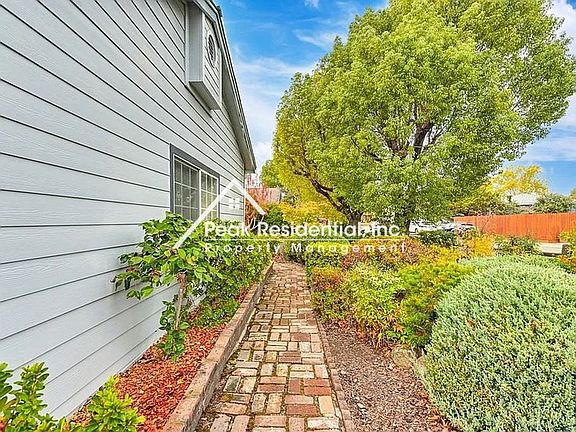 4th image of 1130 Avon Way