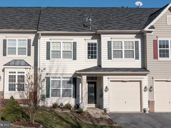 309 Quinton Oaks Cir, Stephens City, VA 22655