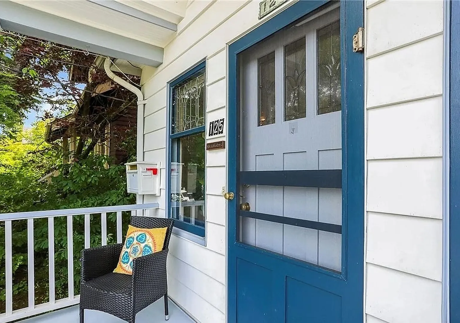 Quintessential Greenlake 4 Bed 3 Bath Home — Photo 3
