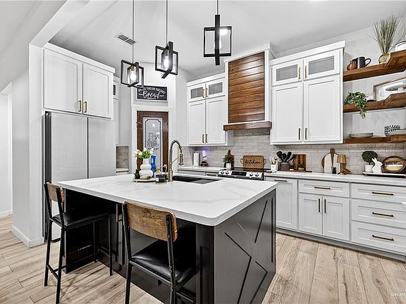 3rd image of 2903 La Maceta St