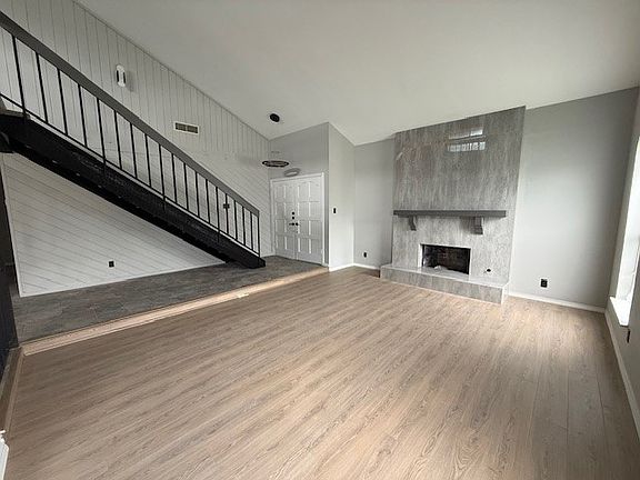3rd image of 1802 Auburn Dr