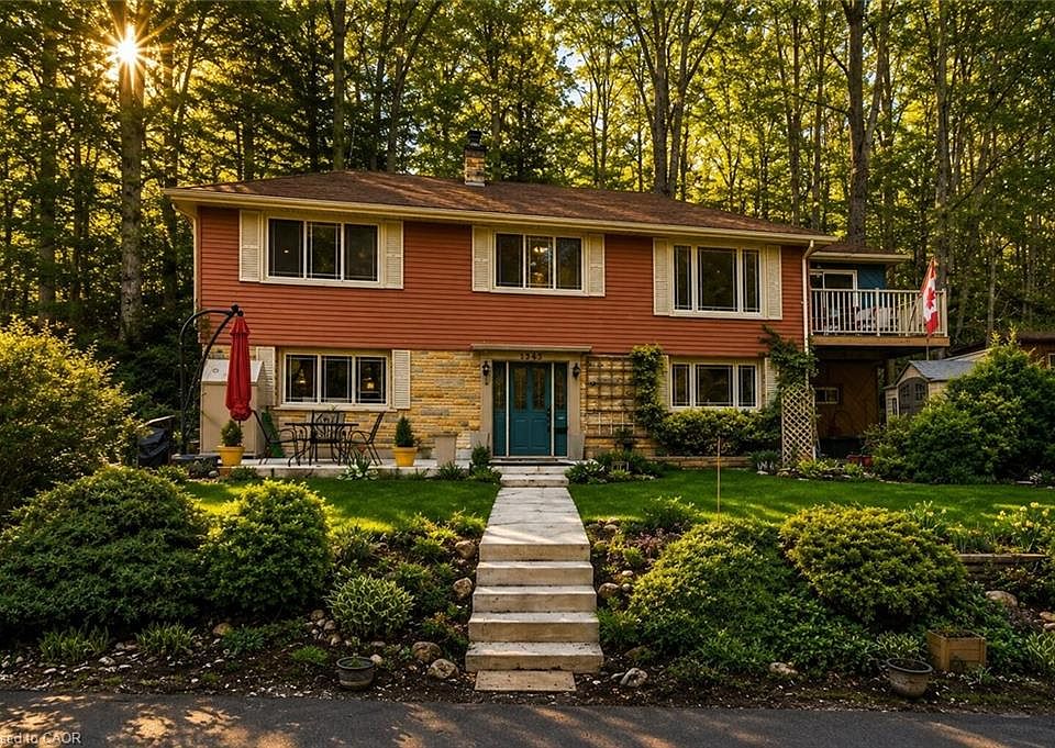 1st image of 1343 Hidden Valley Rd