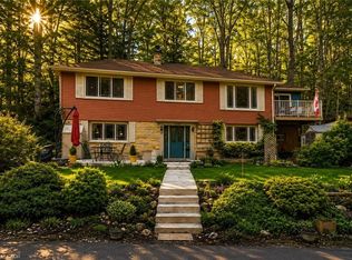 1343 Hidden Valley Rd, Burlington, ON L7P 0T5