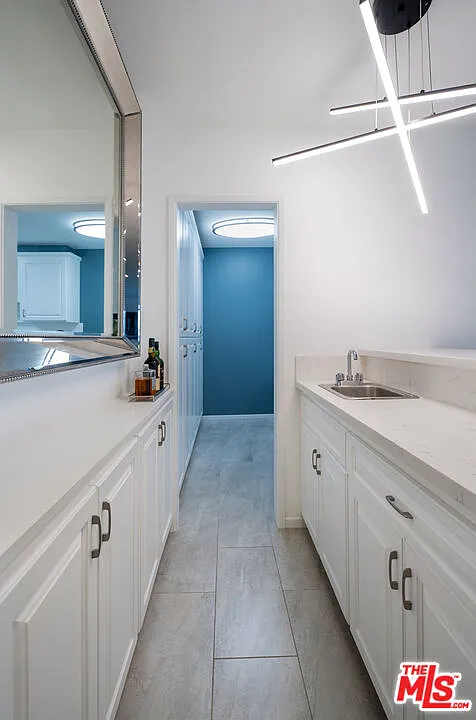 1 bed, 1.0 bath, 912 sqft, $3,750 — Photo 3