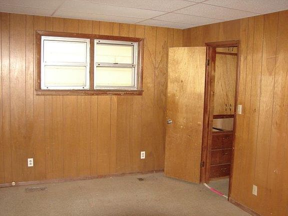 5th image of 211 S Roosevelt Ave