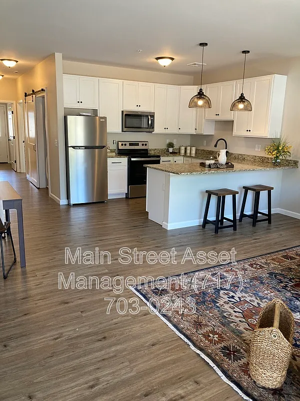 2 bed, 2.0 bath, 1015 sqft, $1,695 — Photo 2