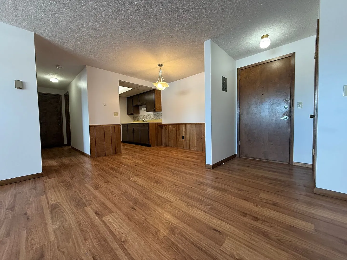 1116 2nd Street SE - Uptown Apartments — Photo 1