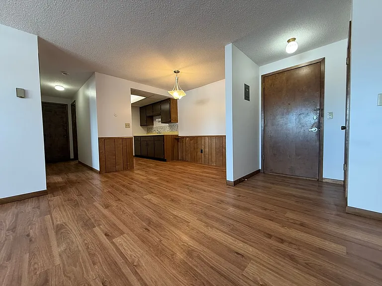 1116 2nd Street SE - Uptown Apartments — Photo 1