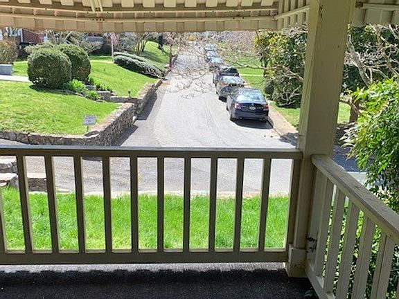 5th image of 27 Westside Ct