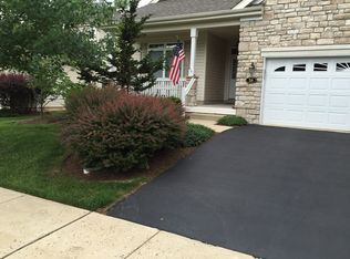16 Moore Dr, Flemington, NJ 08822