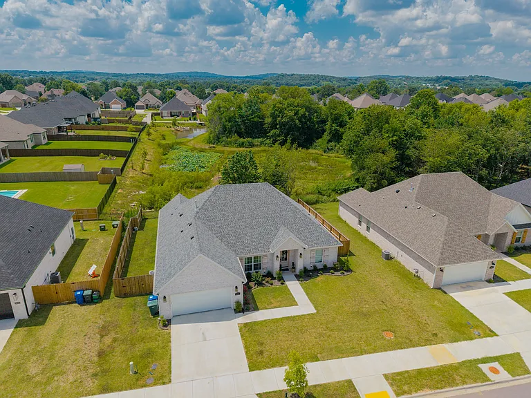 3503 E Lexus Dr — Photo 2