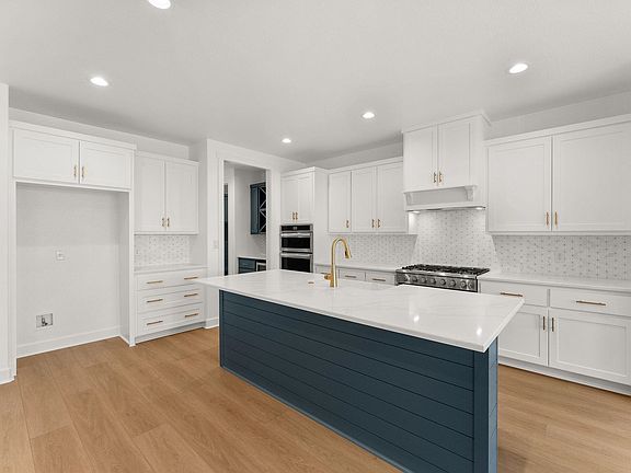 5th image of 121 Black Diamond Drive