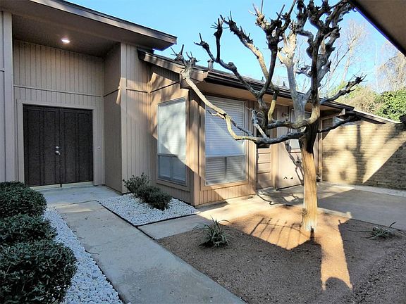 2nd image of 606 Golfview Dr