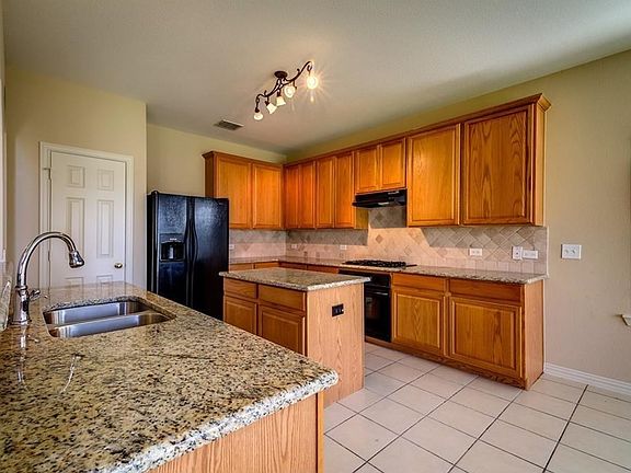 3rd image of 15190 Salano Creek Dr