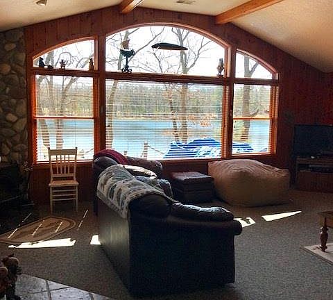 3rd image of 1858 Wolf Ln