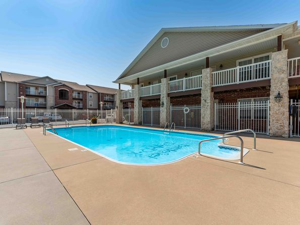 3025 S Sagamont Ave #D-105