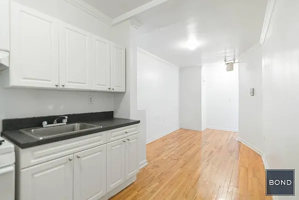 Rented by Bond New York | media 10