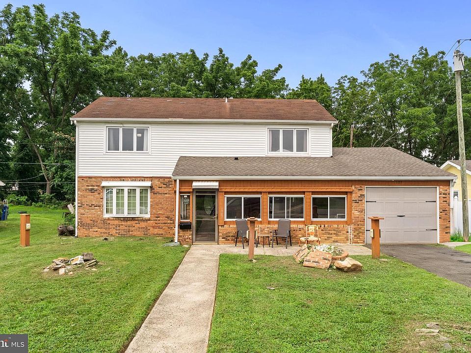1st image of 103 Holbrook Ln