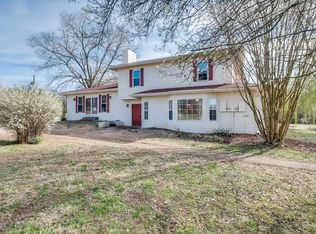 557 Peach Valley Rd, Gallatin, TN 37066