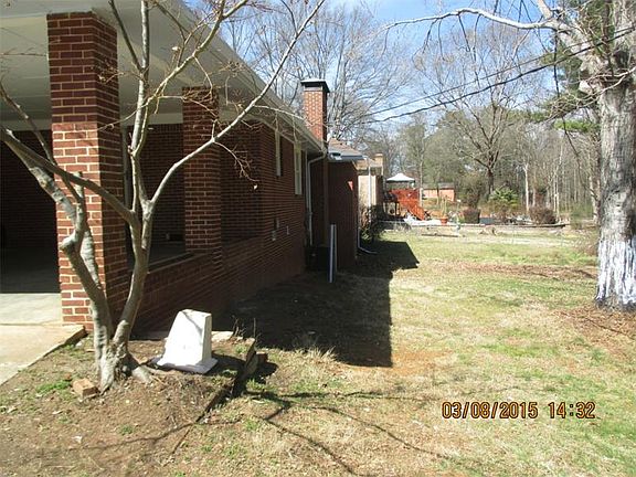 4th image of 984 Bob Hannah Cir