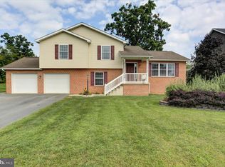 915 Lindia Dr #58, Chambersburg, PA 17202