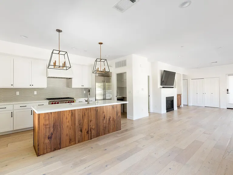 431 Marsh St #202 — Photo 8