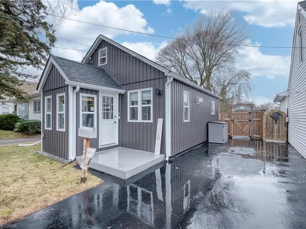 826 Pine St, Haldimand County, ON N1A 2M5